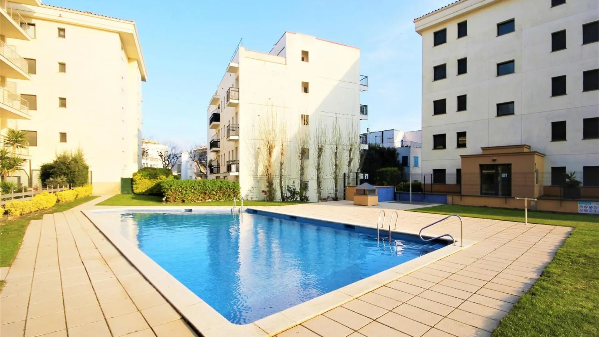 Bright Apartment In Nature 罗萨斯
