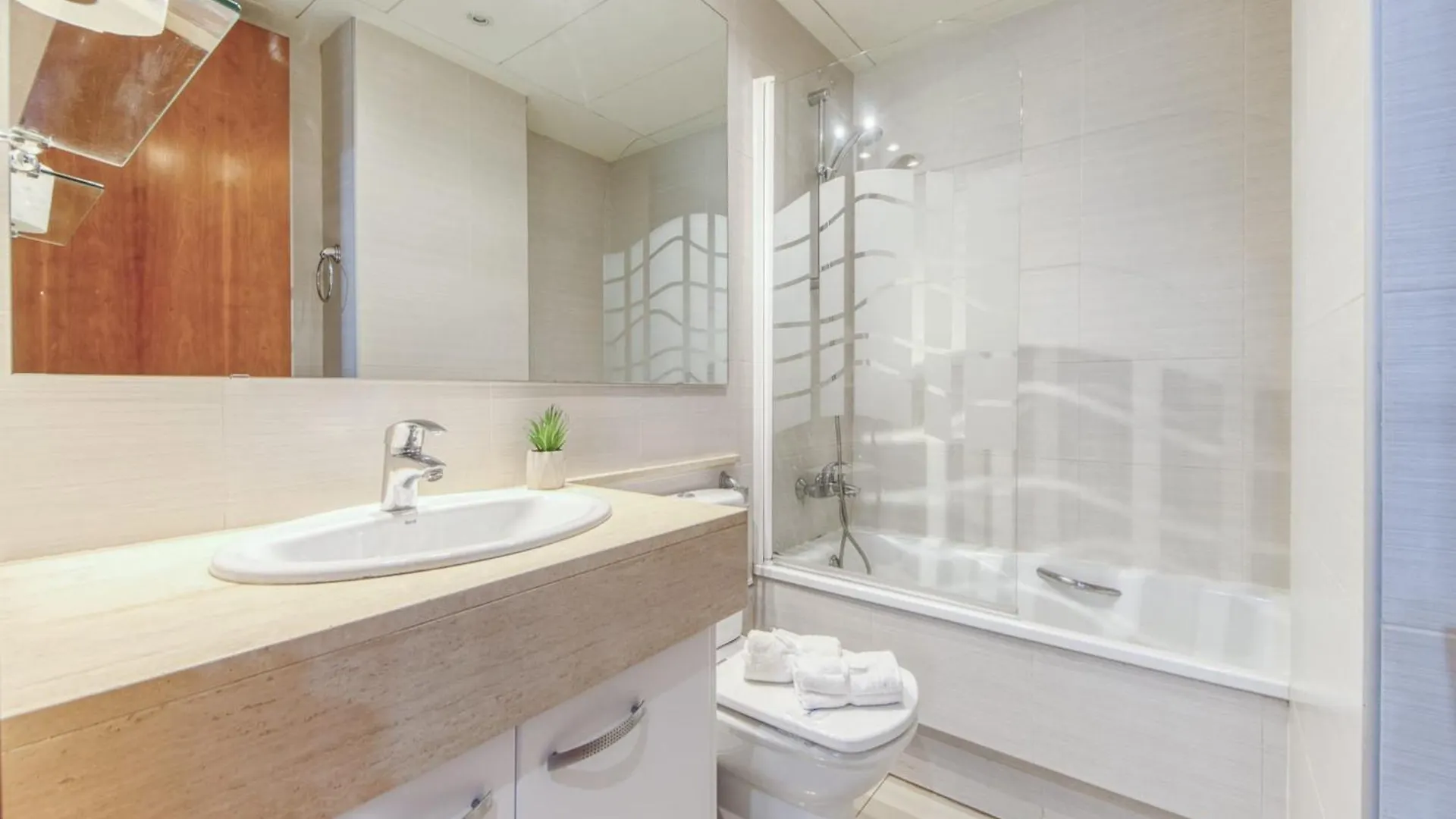 Bright Apartment In Nature 罗萨斯