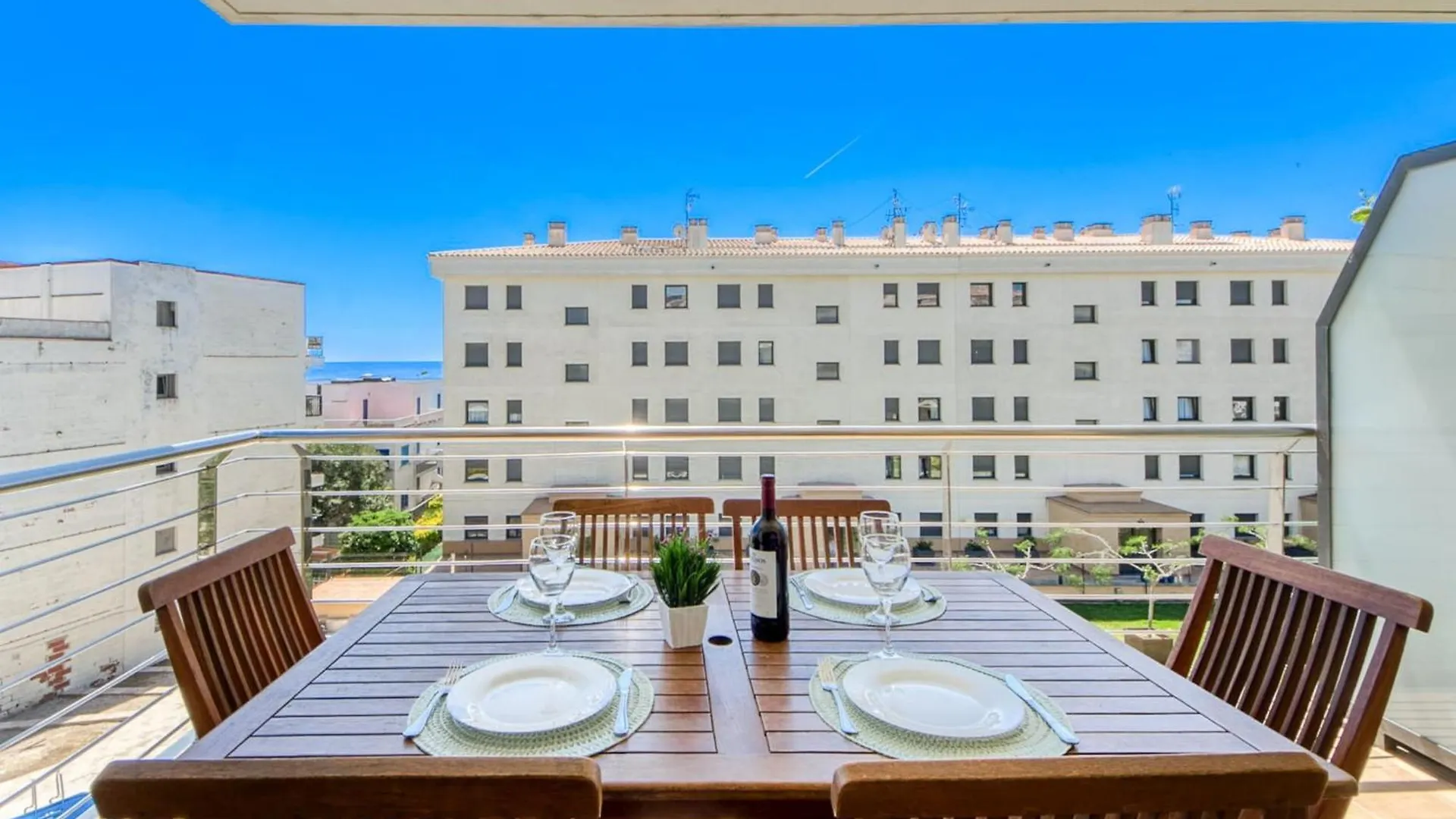 Bright Apartment In Nature 罗萨斯